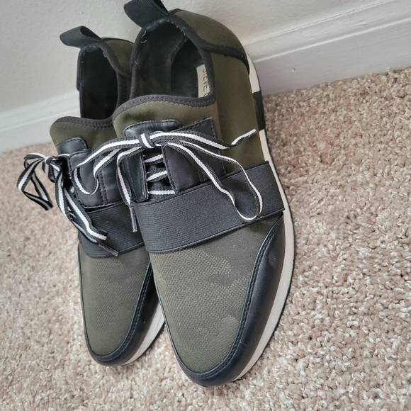 Steve Madden Shoes - Steve Madden tennis shoes